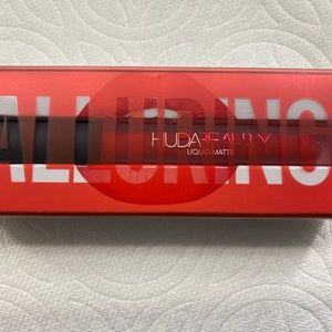 Huda beauty alluring liquid lipstick allure exclus